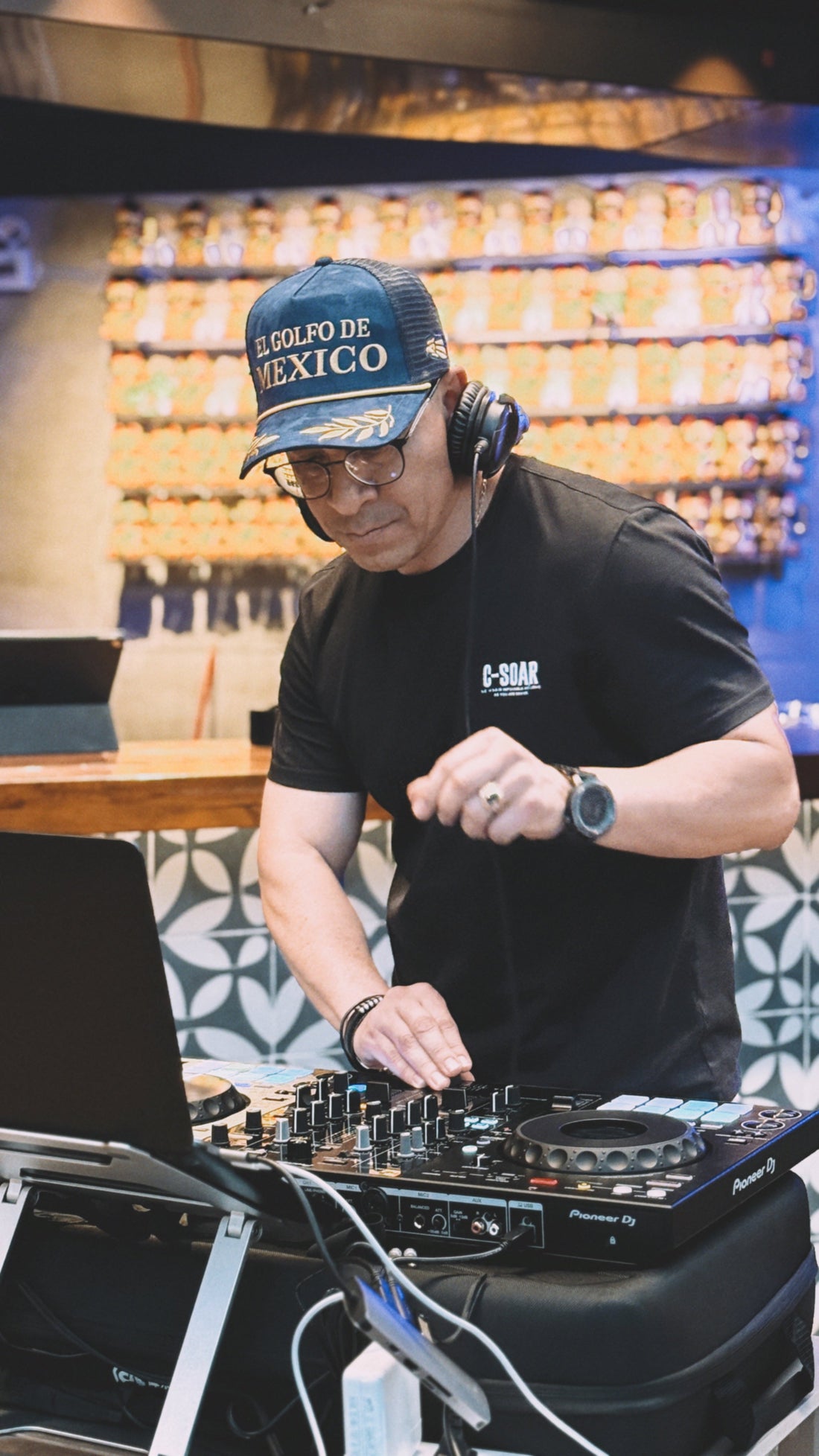 DJ Gabal y FunkyPilot la rompieron… con Mezcalenciaga puesta 🔥🧢